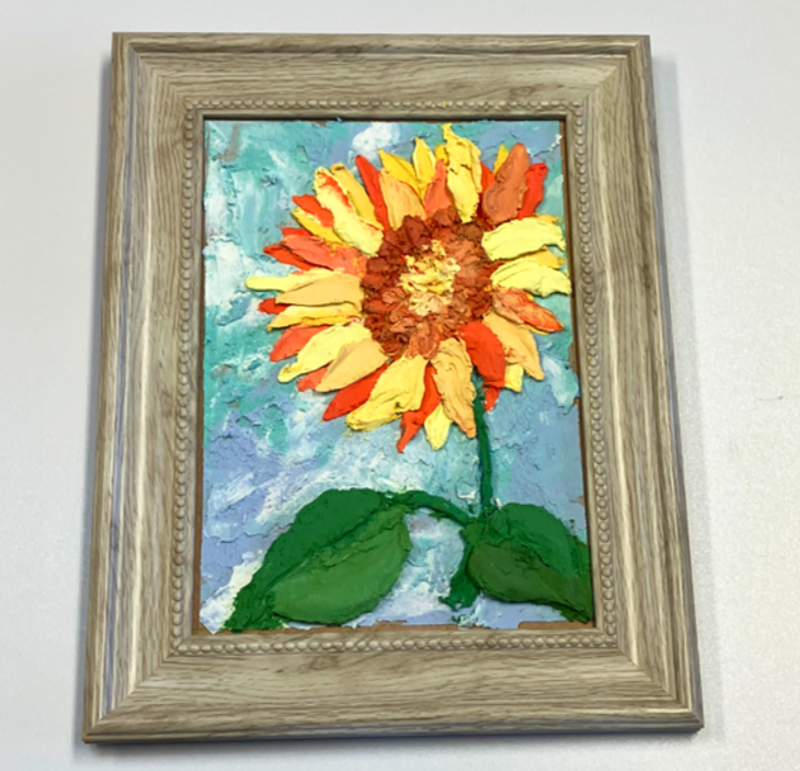 茨城県日立市ハンドメイドレッスン‗スカルプチャーペインティングのオレンジと黄色のお花の作品