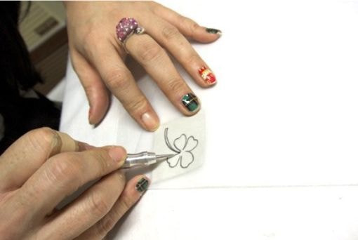 型紙をトレーシングペーパーに写す