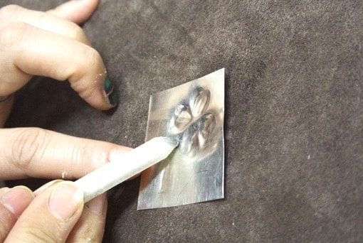 凹凸を裏表につける