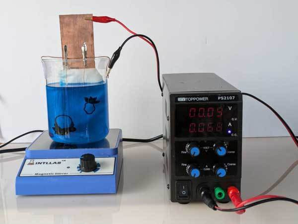 エレクトロフォーミングジュエリーで使用する機械