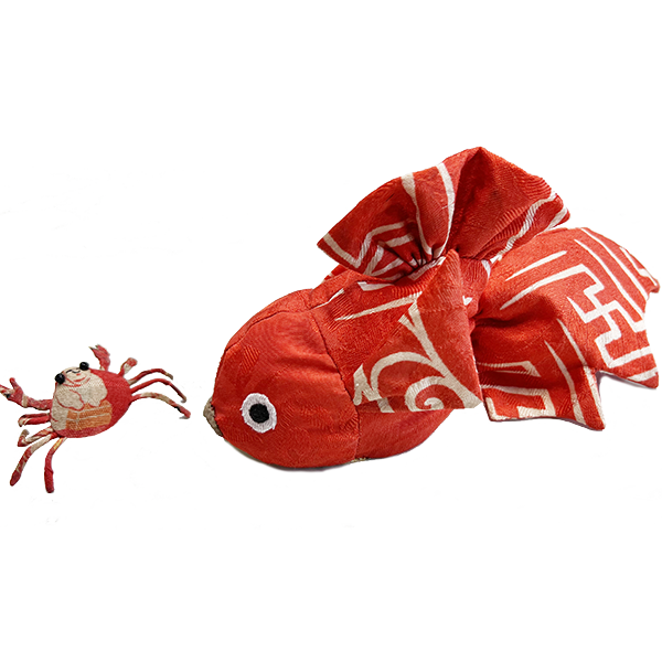 布クラフトの金魚とカニの作品