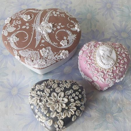 クレイクチュールのハート形の小物入れの作品