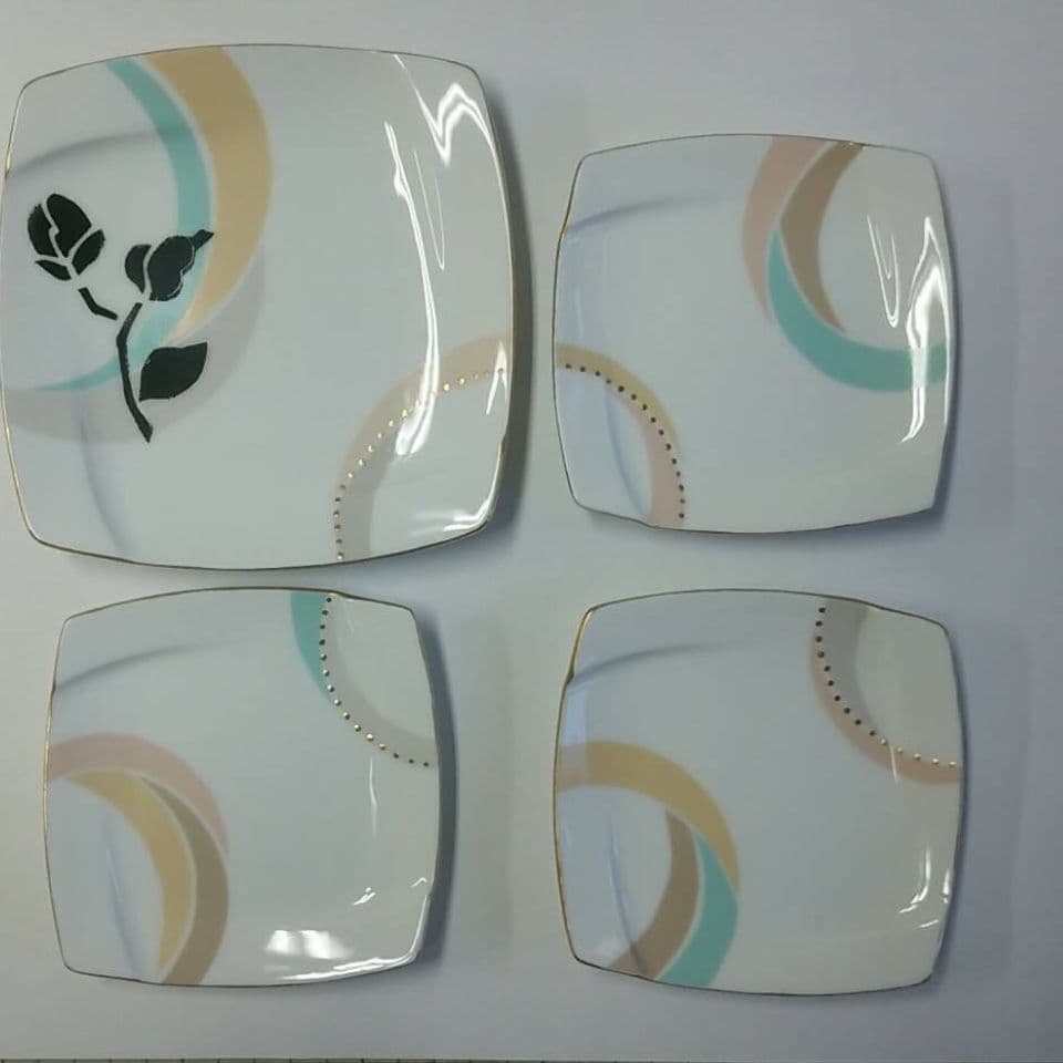 ポーセラーツ‗4枚のお皿の絵付け作品