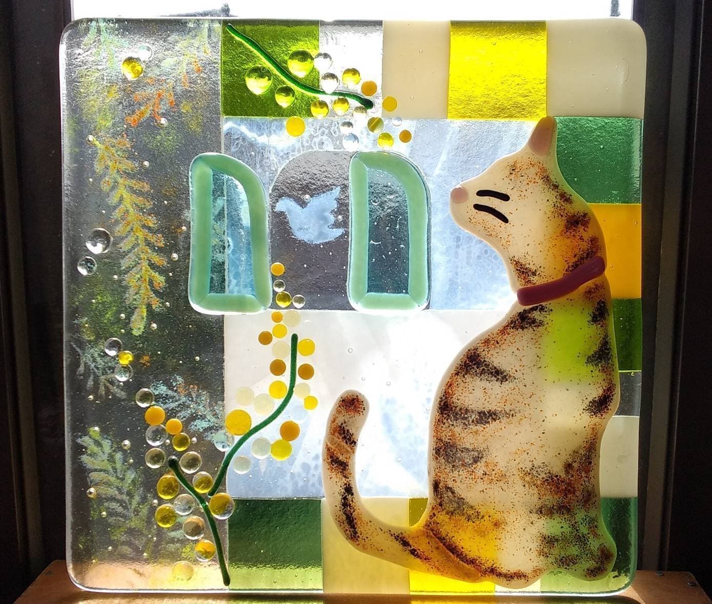 ネコとお花のガラスフュージングの作品で佳作を受賞