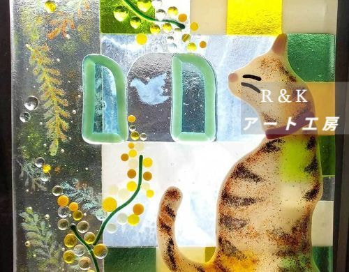 ネコとお花のガラスフュージングの作品