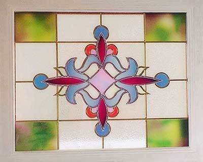 白い背景のグラスアートの作品