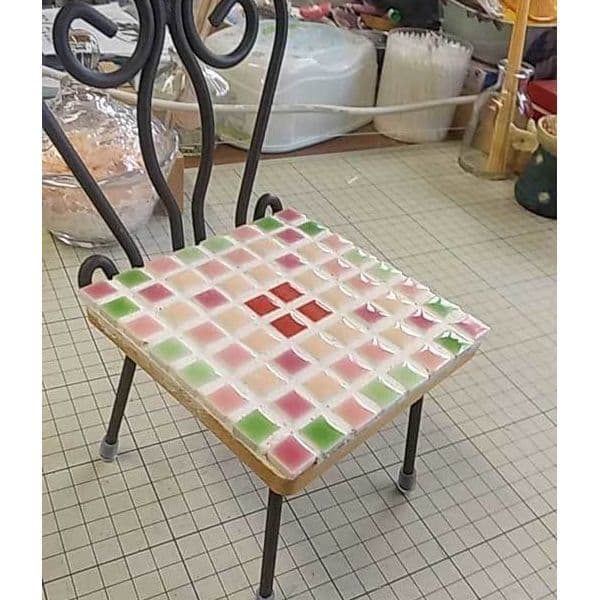 タイルクラフトのいすの作品