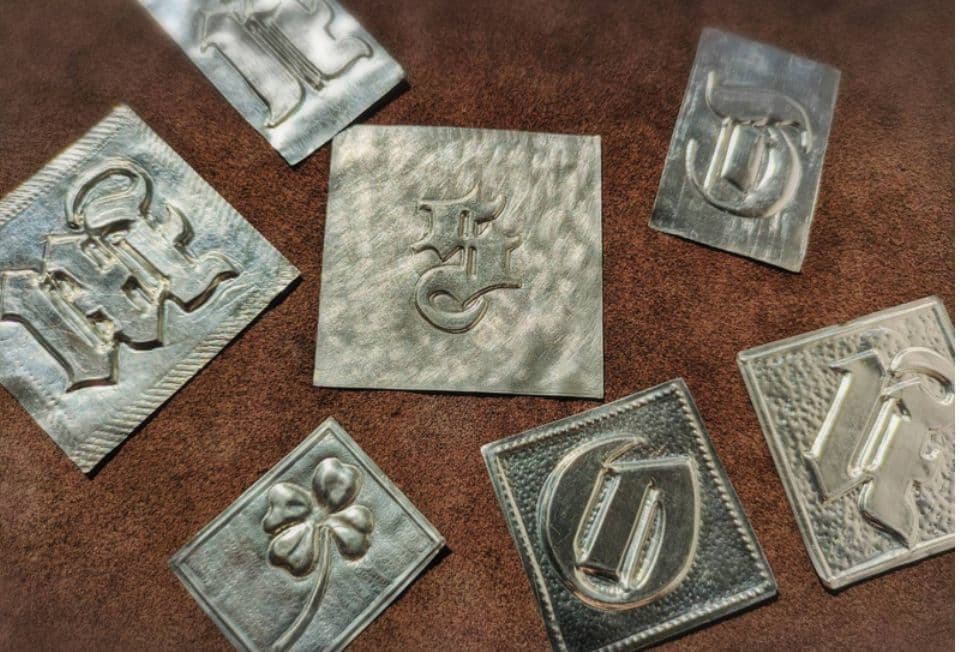 メタルエンボッシングへのリンク